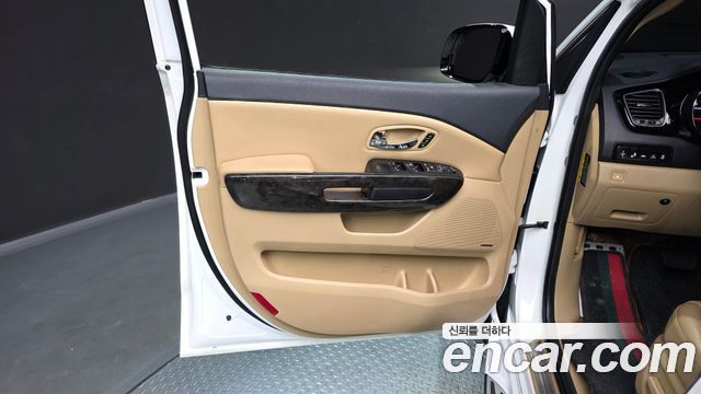 Kia Canival 2019 — photo 14