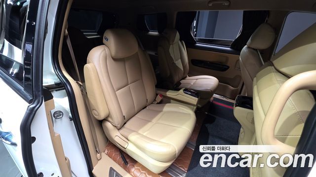 Kia Canival 2019 — photo 16