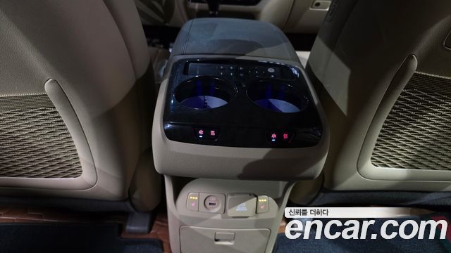 Kia Canival 2019 — photo 32