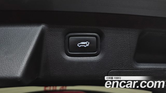 Hyundai Santafe 2022 — photo 31