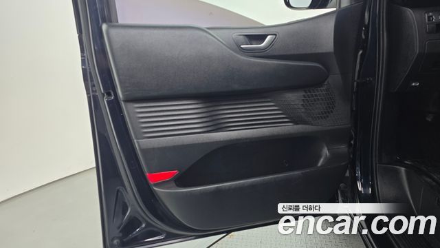 Hyundai Staria 2022 — photo 15