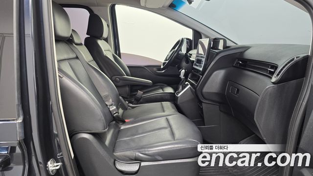Hyundai Staria 2022 — photo 16