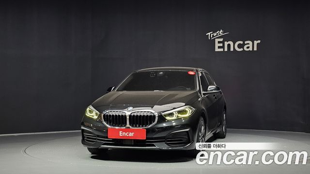 BMW 1-Series 2022 — photo 3