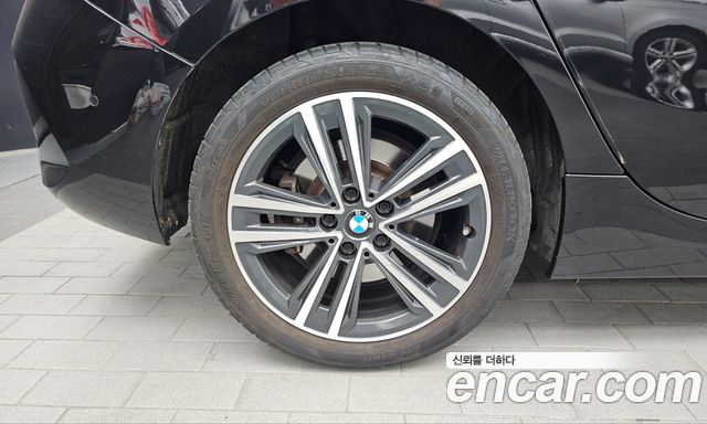 BMW 1-Series 2022 — photo 5