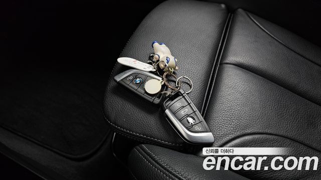 BMW 1-Series 2022 — photo 21