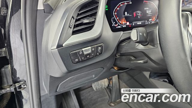 BMW 1-Series 2022 — photo 26
