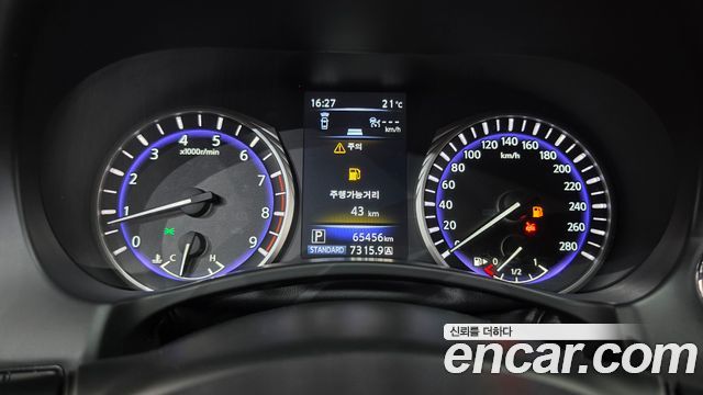 Infiniti Q60 2018 — photo 11