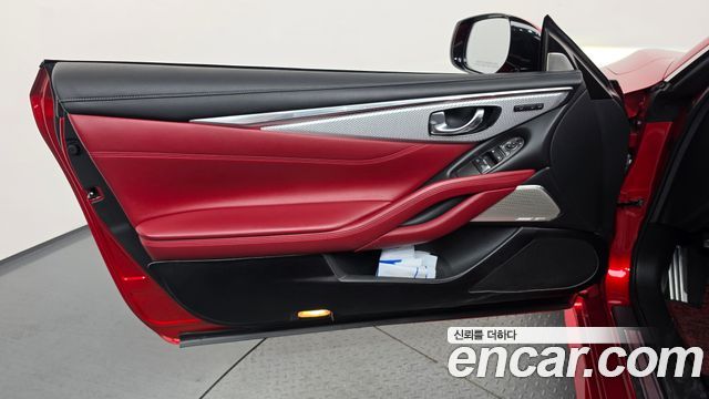Infiniti Q60 2018 — photo 14
