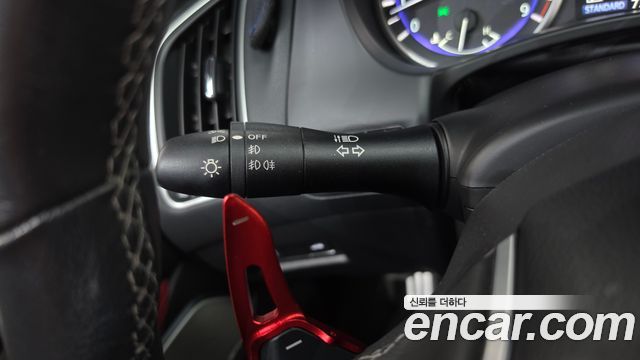 Infiniti Q60 2018 — photo 28
