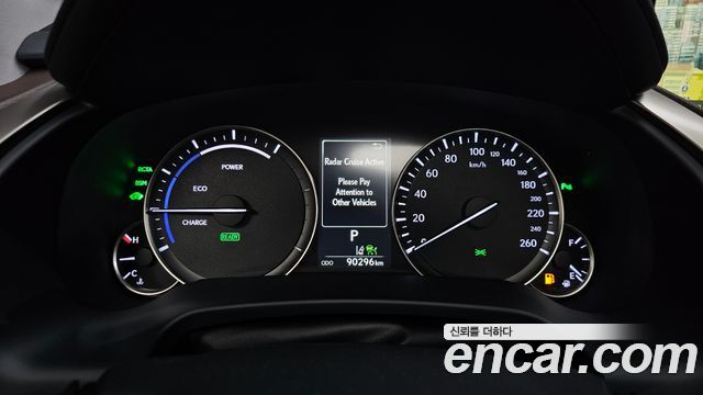 Lexus RX 2019 — photo 11