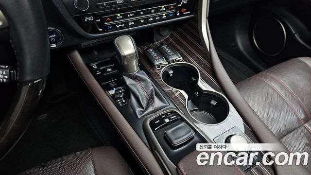Lexus RX 2019 — photo 12