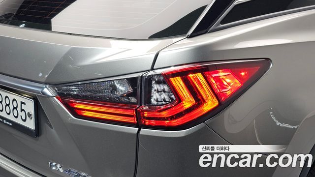 Lexus RX 2019 — photo 9