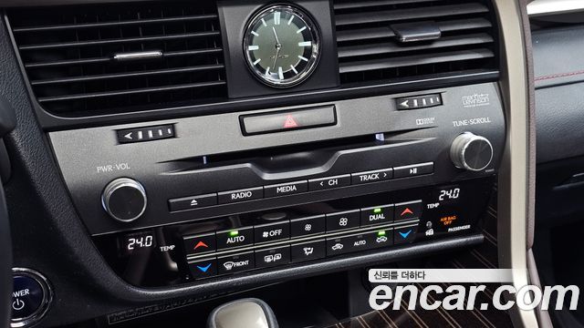 Lexus RX 2019 — photo 29