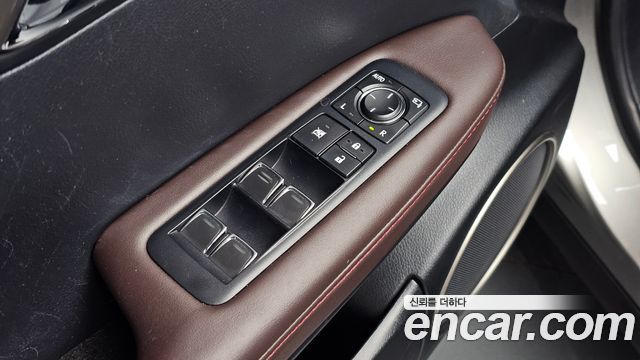 Lexus RX 2019 — photo 32