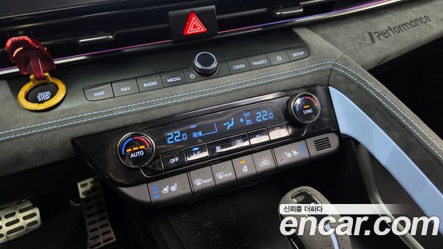 Hyundai AVANTE 2022 — photo 28