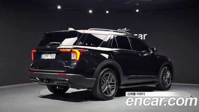 Ford Explorer 2025 — photo 2