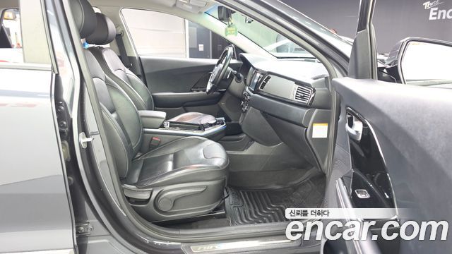 Kia Niro 2019 — photo 17