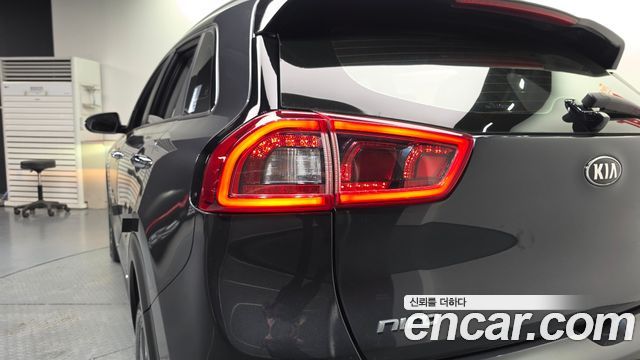 Kia Niro 2019 — photo 9