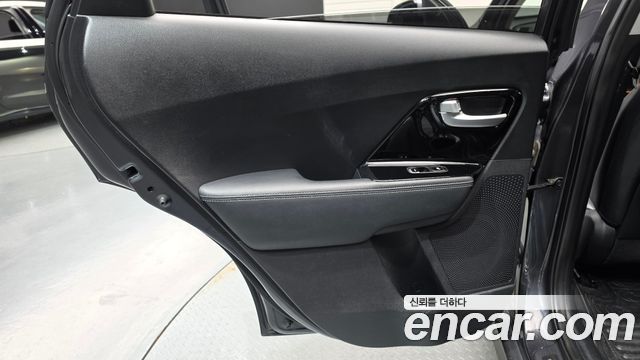 Kia Niro 2019 — photo 15