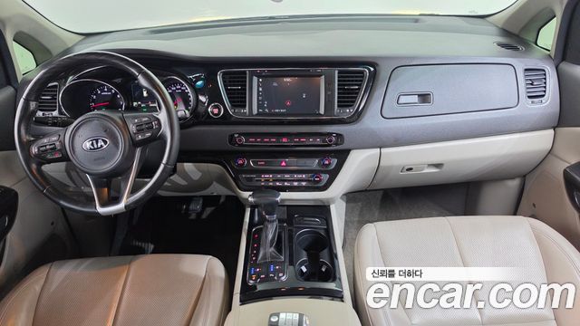 Kia Canival 2018 — photo 10