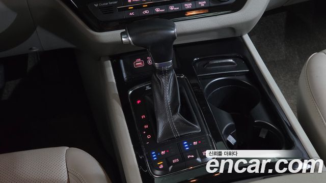 Kia Canival 2018 — photo 12
