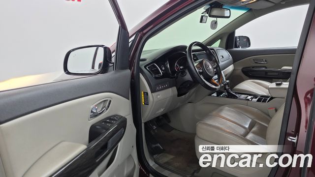 Kia Canival 2018 — photo 13