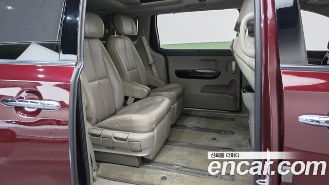 Kia Canival 2018 — photo 17