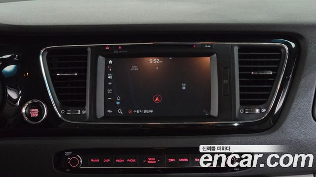 Kia Canival 2018 — photo 19