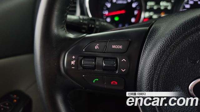 Kia Canival 2018 — photo 23