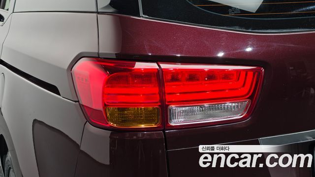 Kia Canival 2018 — photo 9