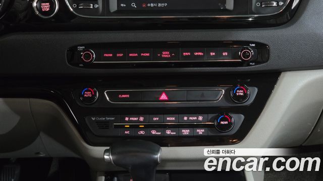 Kia Canival 2018 — photo 35