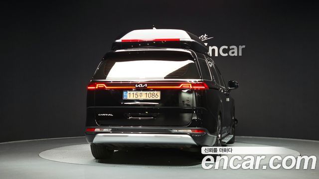 Kia Canival 2022 — photo 4