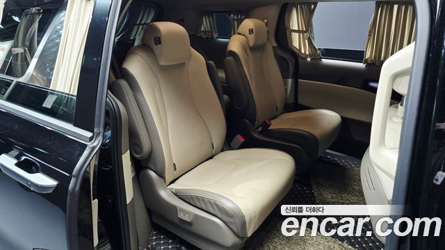 Kia Canival 2022 — photo 17