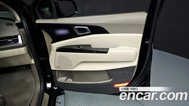 Kia Canival 2022 — photo 15