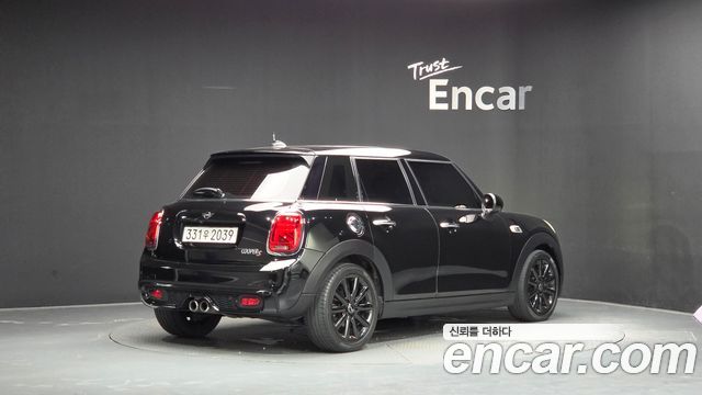 Mini Cooper 2019 — photo 2