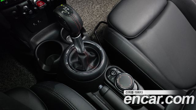 Mini Cooper 2019 — photo 12