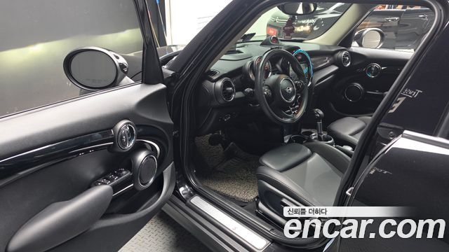 Mini Cooper 2019 — photo 13