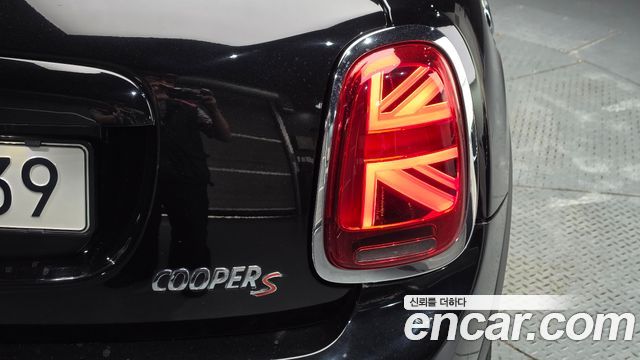 Mini Cooper 2019 — photo 9