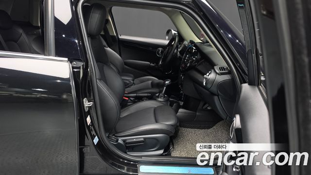 Mini Cooper 2019 — photo 16