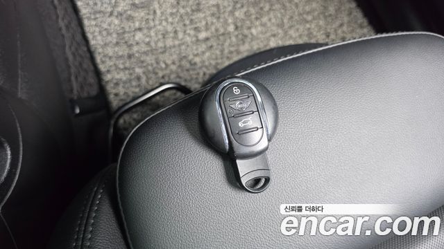 Mini Cooper 2019 — photo 27