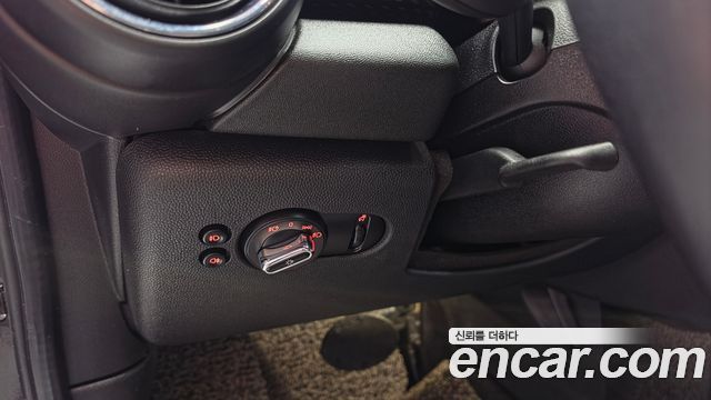 Mini Cooper 2019 — photo 28