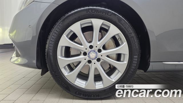 Mercedes-Benz E-Class 2017 — photo 5