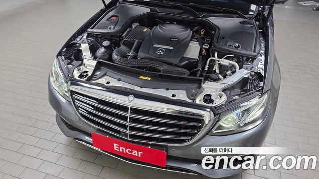 Mercedes-Benz E-Class 2017 — photo 6