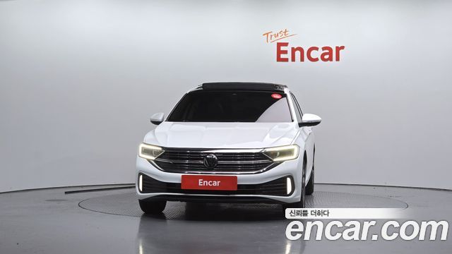 Volkswagen Jetta 2023 — photo 3