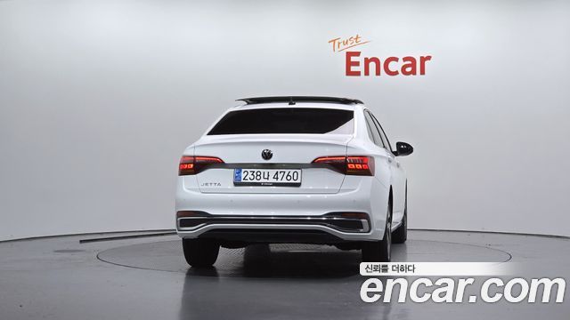 Volkswagen Jetta 2023 — photo 4