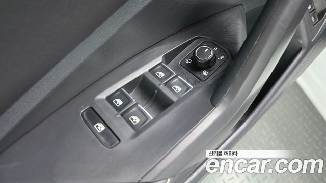 Volkswagen Jetta 2023 — photo 24