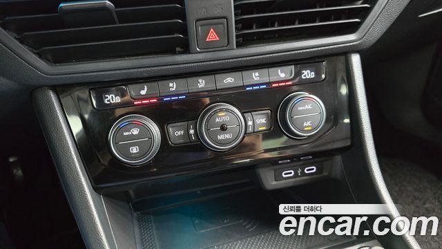 Volkswagen Jetta 2023 — photo 27