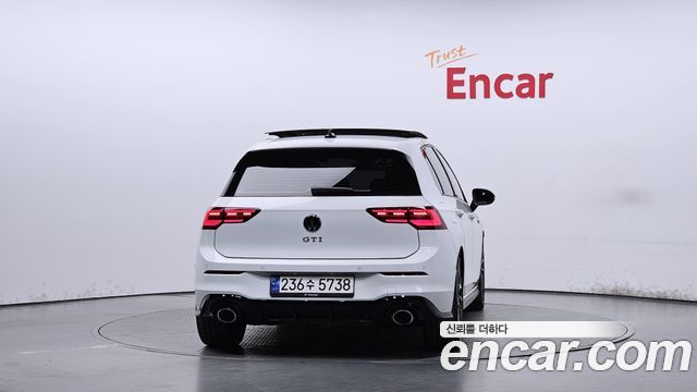 Volkswagen Golf 2024 — photo 4
