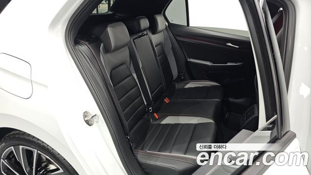 Volkswagen Golf 2024 — photo 18