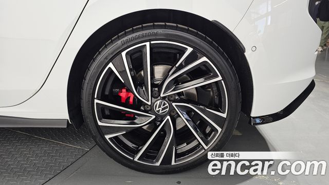Volkswagen Golf 2024 — photo 7